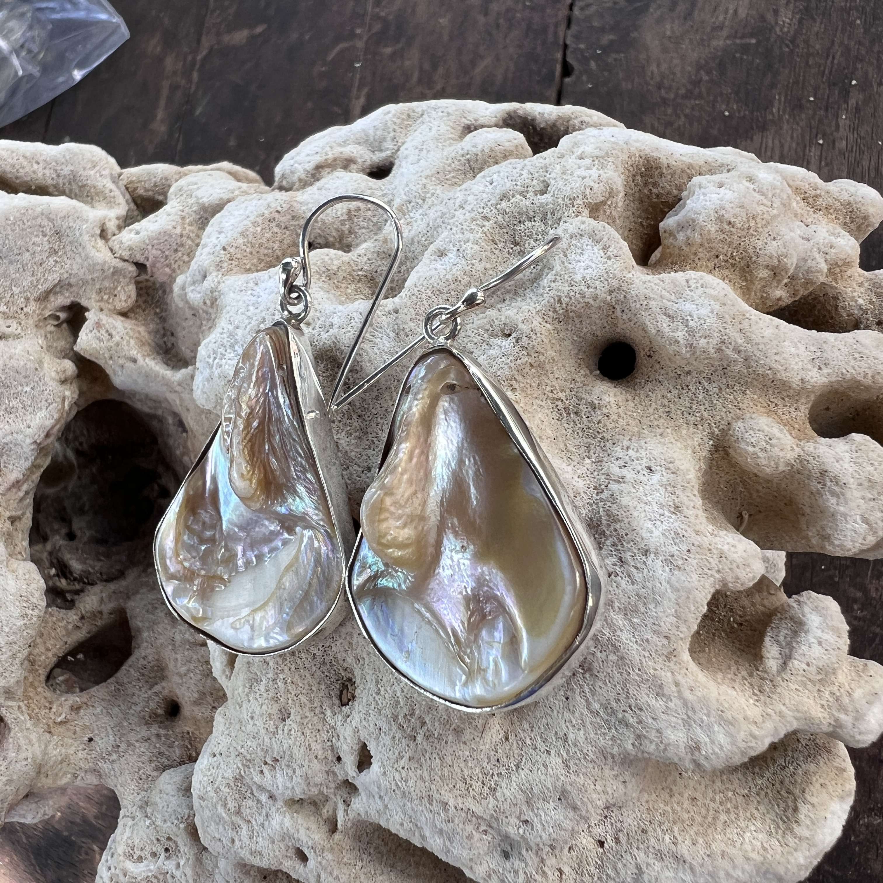(HANDMADE 925 BALI SILVER EArrings WITH BLISTER PEARL)